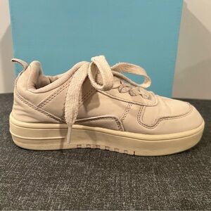 LINK kids Cream Sneakers with Chunky Sole and Retro Design/size 13
